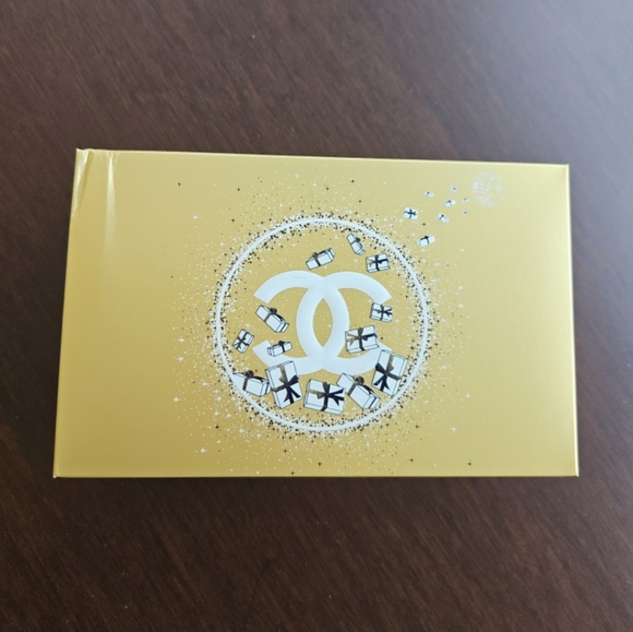 CHANEL Always Brilliant Lip Gloss Trio 2023 Gift Set Holiday Limited Edition - Picture 5 of 8